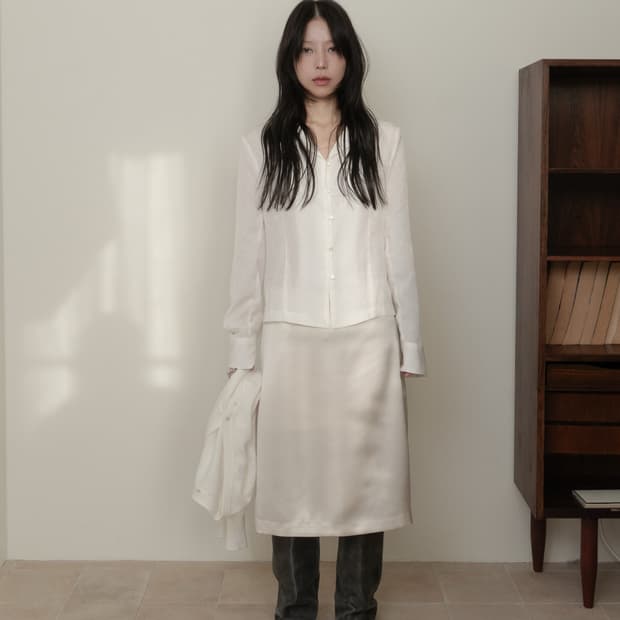 Who is she 후이즈쉬 블라우스 판매합니다