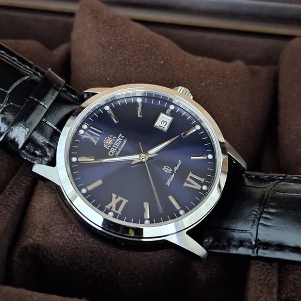 오리엔트 월드 스테이지 컬렉션 오토매틱 시계 판매합니다