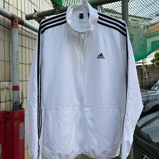 아디다스 화이트 에어로레디 져지