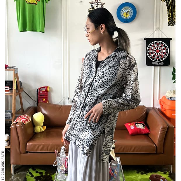 Jpn Vintage White Leopard Graphic shirt