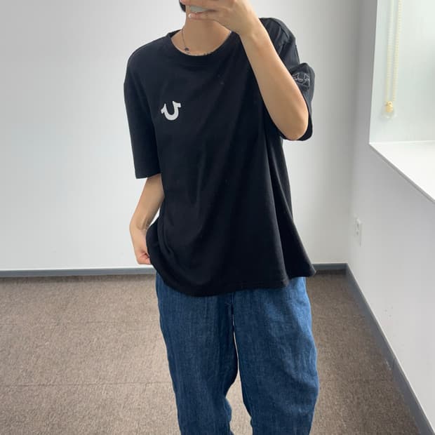 True religion 트루릴리전 백 빅 로고 블랙 반팔