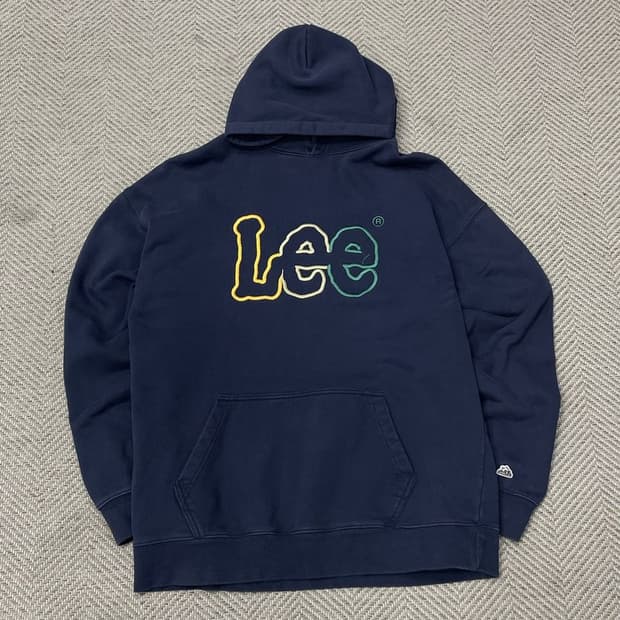 리 자수 로고 후드티 v0071