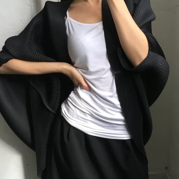 Issey Miyake 이세이미야케 플리츠 하이넥 블랙 코트