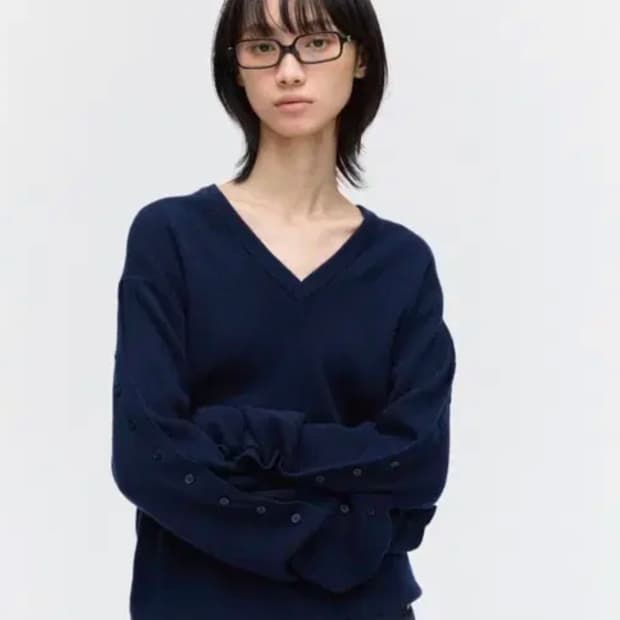 플리즈프로젝트 버튼 브이넥 니트 네이비