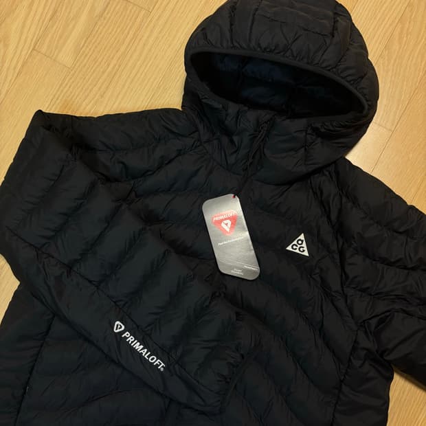 나이키 ACG 라바 플로우 패딩 블랙(L,택있는 새상품)