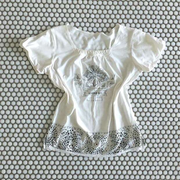 lace trim graphic top