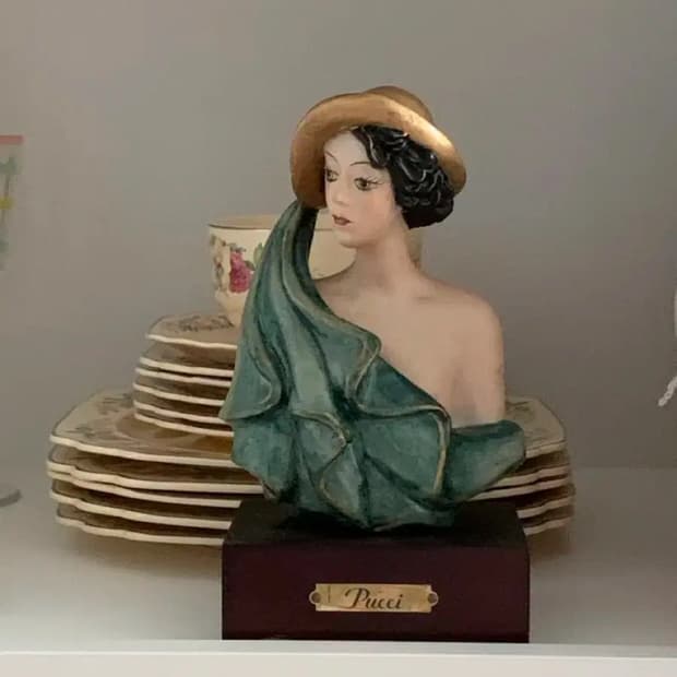 빈티지 여인 흉상 