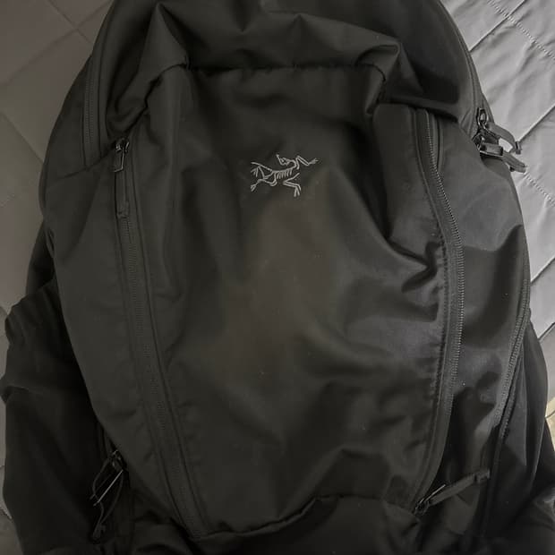 아크테릭스 맨티스 32 구형 블랙 백팩