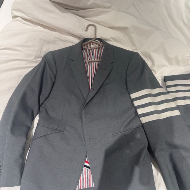 톰브라운 수트 셋업