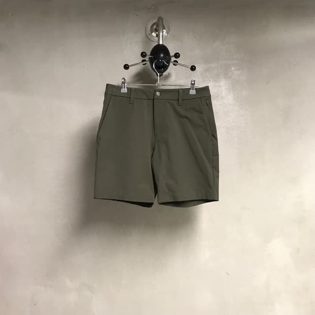 룰루레몬 카키 반바지 30