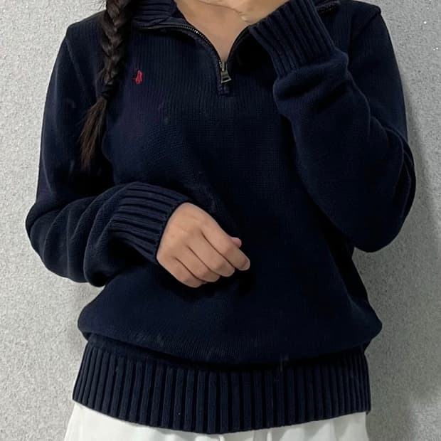 폴로 반집업 니트