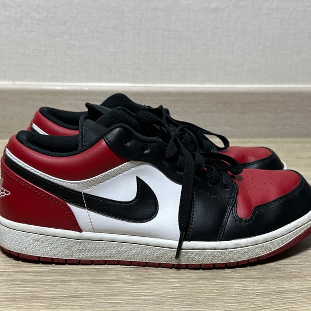 에어조던1 로우 브레드토 (285)