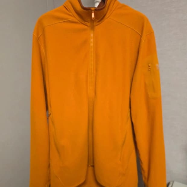 아크테릭스 델타 LT 자켓 M 사이즈  상태 8.8/10  좋은분이 가져