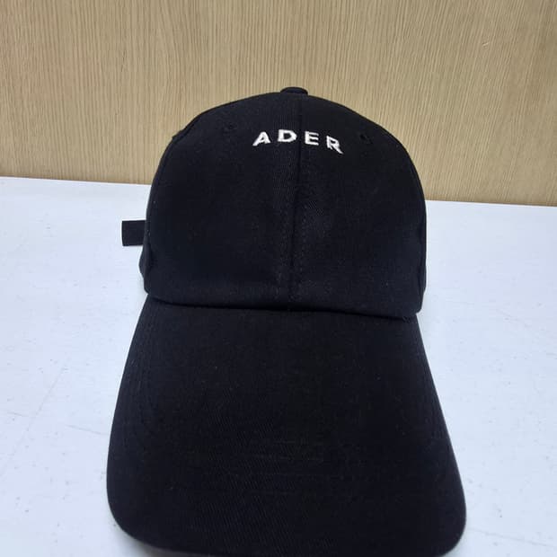 아더에러 블랙 볼캡