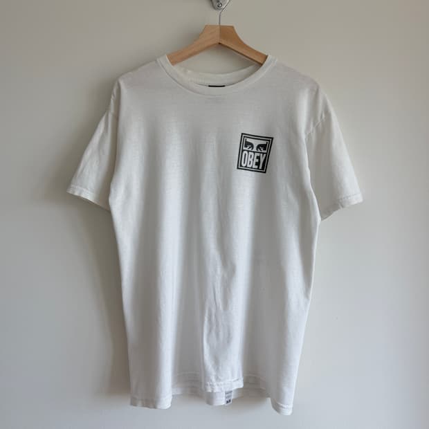 오베이(OBEY) 반팔 티셔츠
