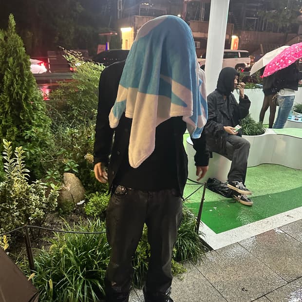 Ycs가 시스템서울 첫번째 릴리즈파티에서 던진