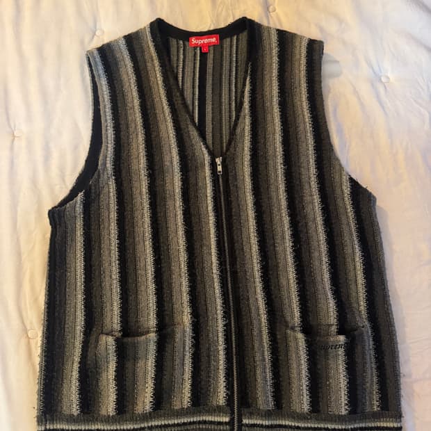 슈프림 스트라이프 스웨터 베스트