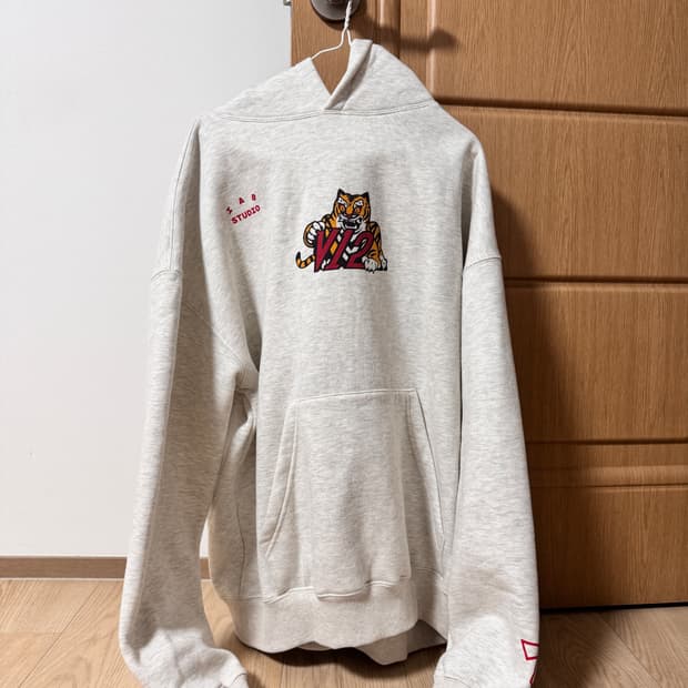 IAB STUDIO x KIA TIGERS V12 Hoodie Ivory