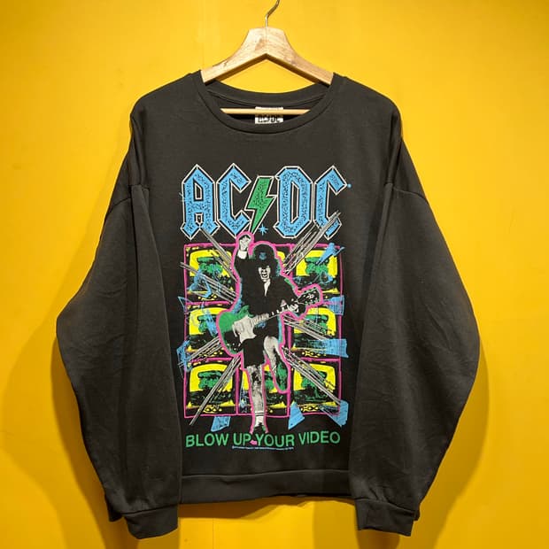 AC/DC 블로우업유어비디오 맨투맨 블랙