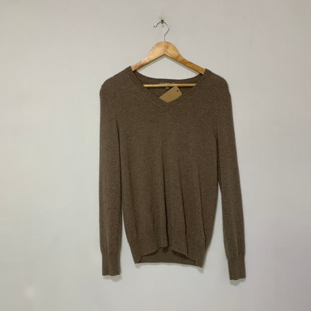 유니클로 캐시미어 100 브이넥 긴팔 니트 코코아 브라운 L