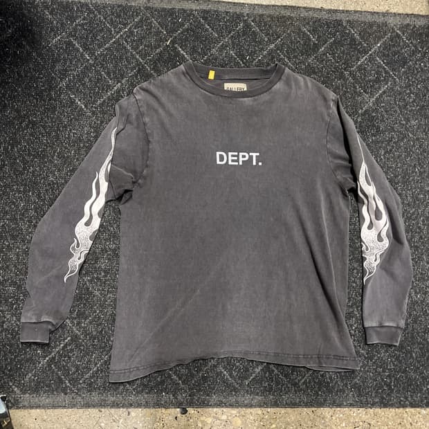 갤러리 디파트먼트 플레임 로고 롱슬리브 티셔츠