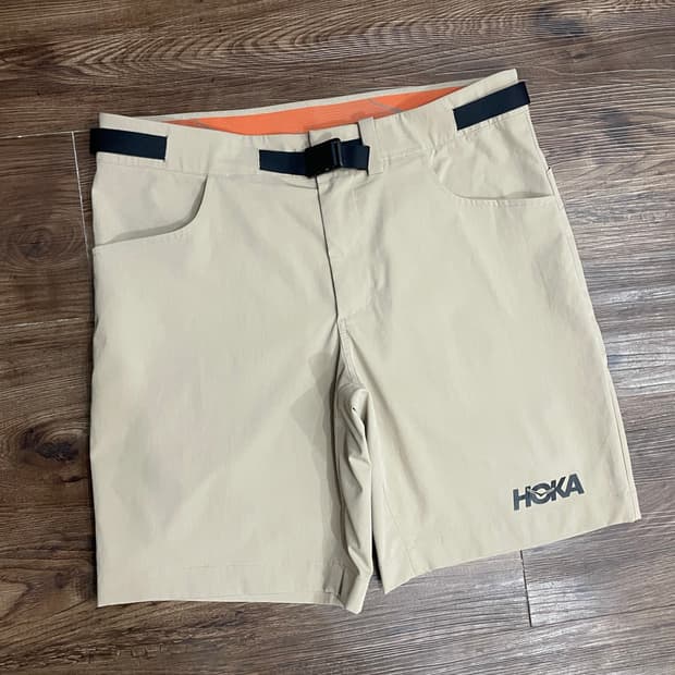 호카 HOKA 스카이 쇼츠 숏 팬츠 베이지
