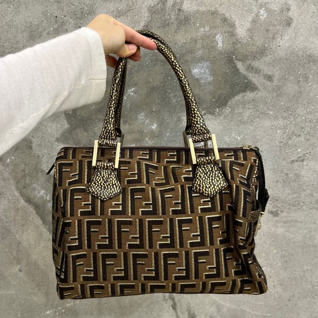 Fendi 펜디 주카패턴 토트백