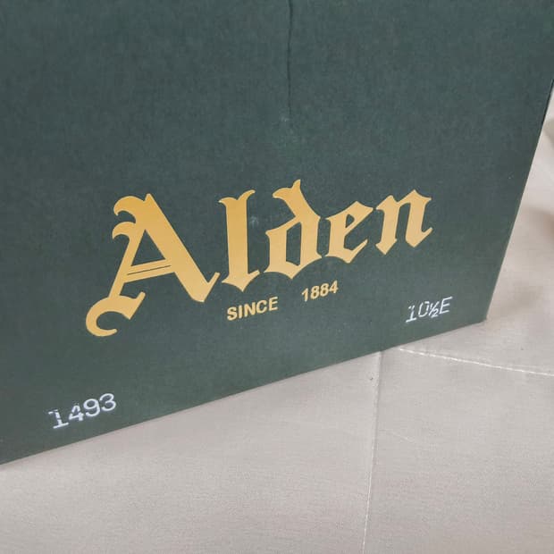 (새상품) 알든 1493 스너프 스웨이드 언라인드 처카 부츠 10.5e