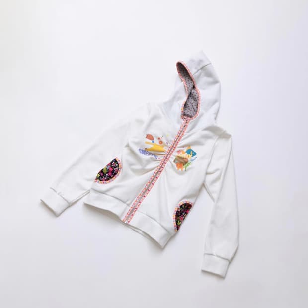 Dirddy BABY SISTER'S HOODIE (WHITE)