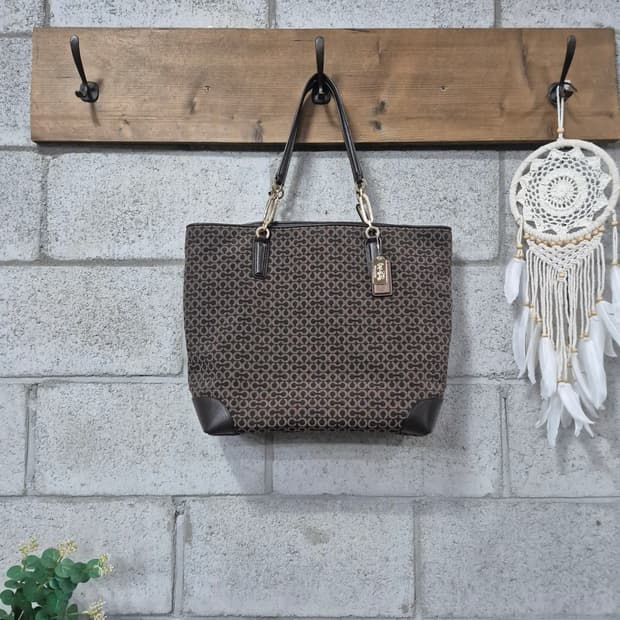 메디슨 니들포인트 옵아트 토트백