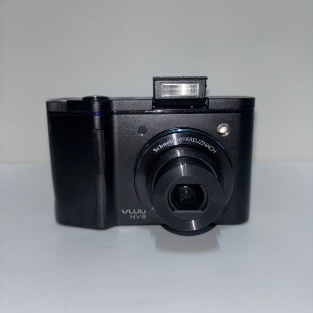 삼성 VLUU NV8 디카