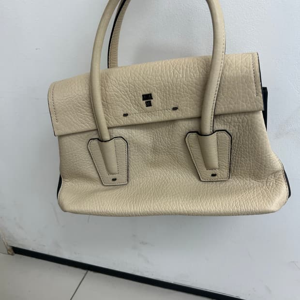 안나수이 레더토트백 크로스백