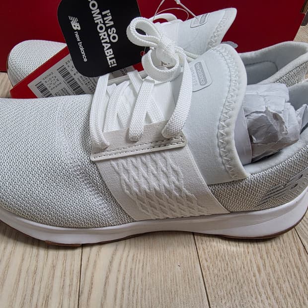 뉴발란스 와이드 화이트 운동화