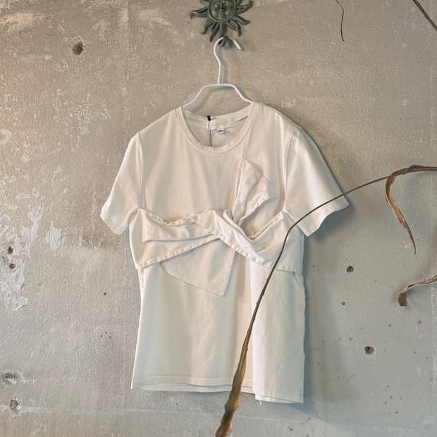 44 ) JILL STUART Ribbon Tee