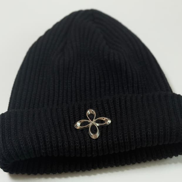 써저리 비니 블랙