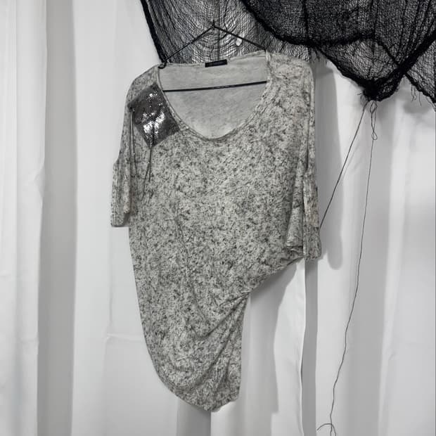 chain t-shirt