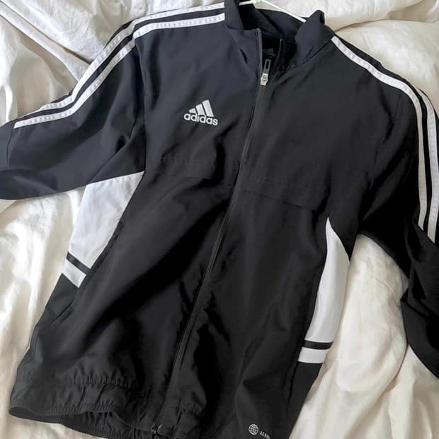 아디다스 슬림핏 바람막이 블랙