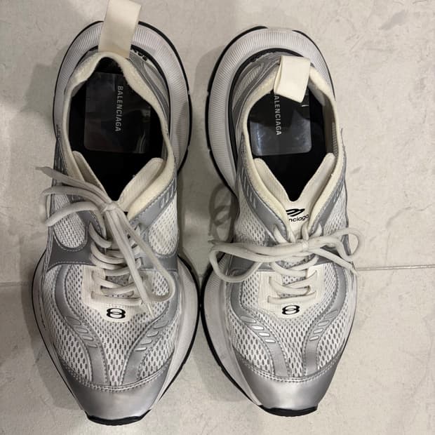 발렌시아가 서킷 스니커즈 실버