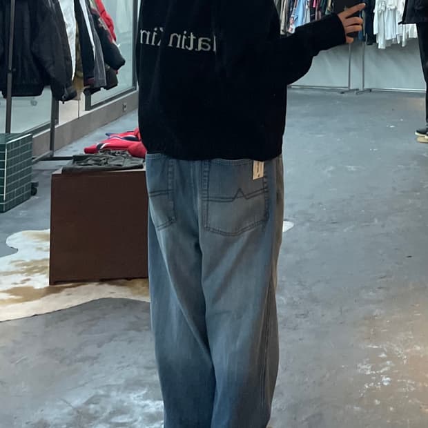 마뗑킴 백로고 블랙 니트 집업 H2359