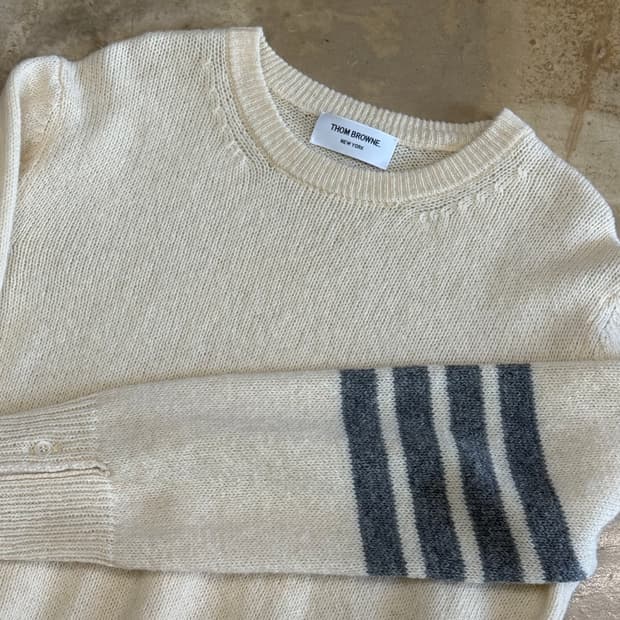 3 톰브라운 그레이 완장 아이보리 울 니트