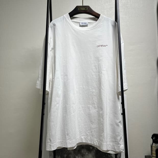 정품 M) 오프화이트 스프레이 애로우 로고 티셔츠 100~105