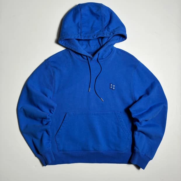 아더에러 시즌리스 시그니처 태그 후드티 R1798