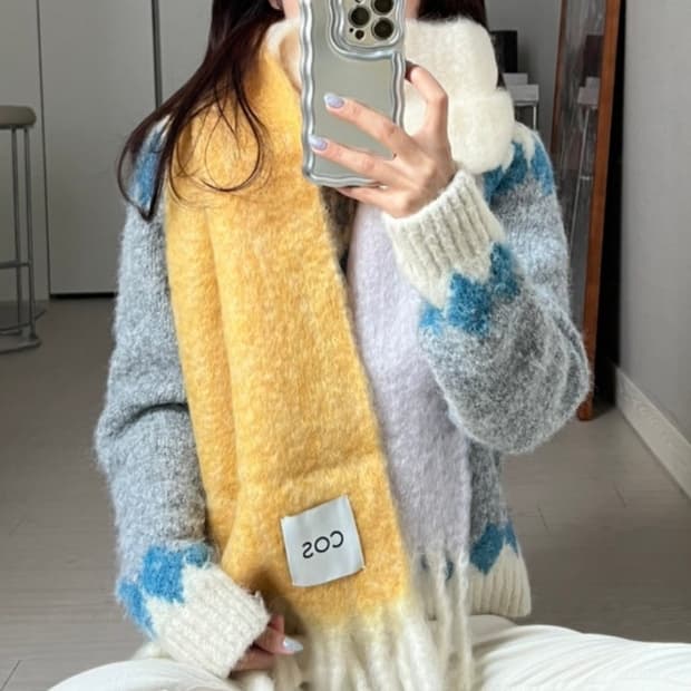 COS 코스 아크네맛 오버사이즈 모헤어머플러 