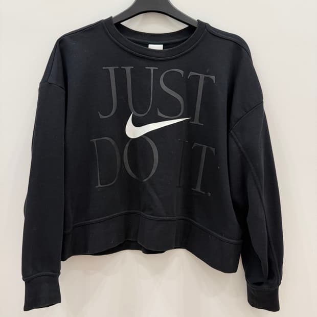 나이키 세미 크롭 맨투맨