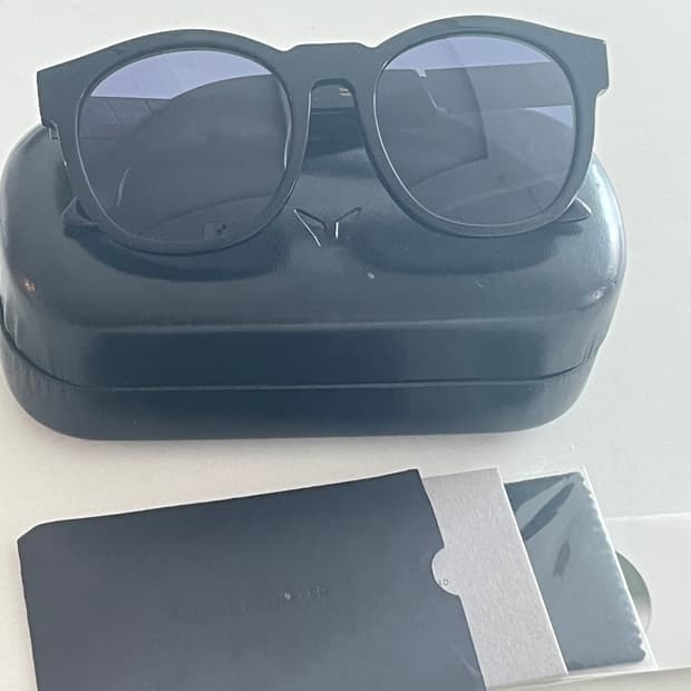 젠틀몬스터 Armor 아머 블랙 선글라스