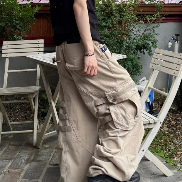 오퍼스0012 BIND CURVED CARGO PANTS 카고 팬츠