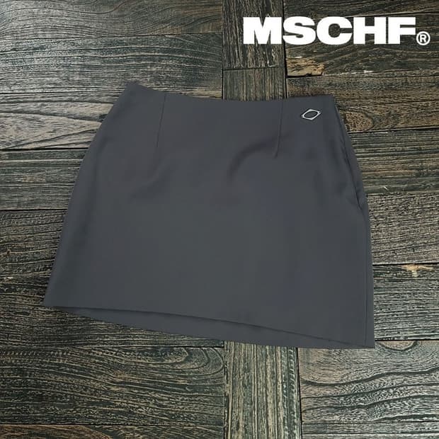 [미스치프] 로고 엠블럼 미니스커트 그레이 M19832
