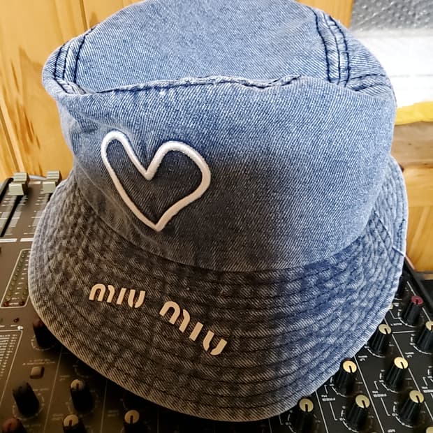 미우미우 버킷햇 모자