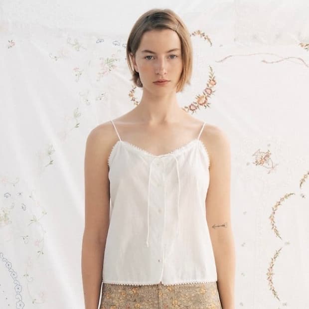 비아플레인 베리 레이스 슬리브리스