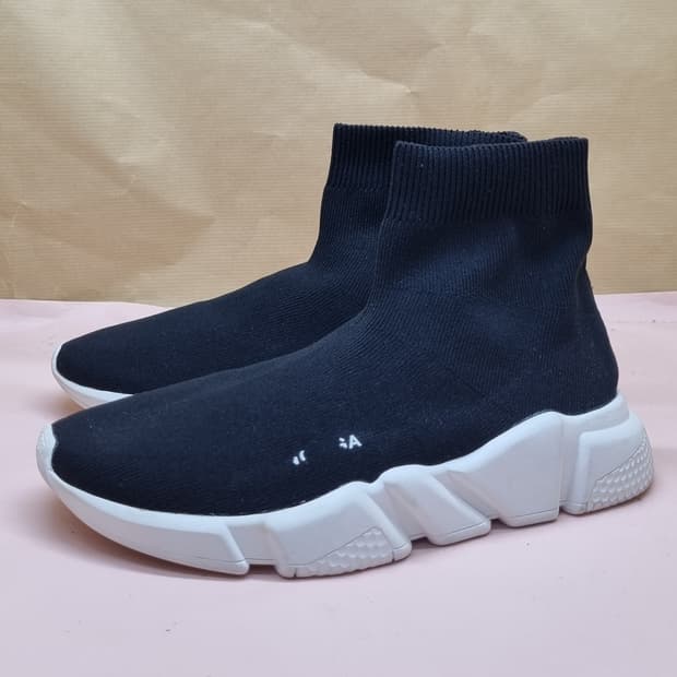 BCG 삭스 스니커즈 240